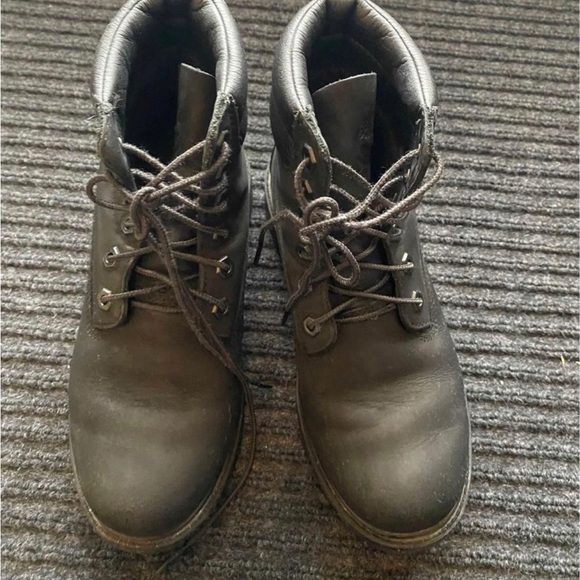 Timberland Waterproof Boot - Black, Size 6 Unisex, EUC (only worn a few times) - Picture 3 of 9